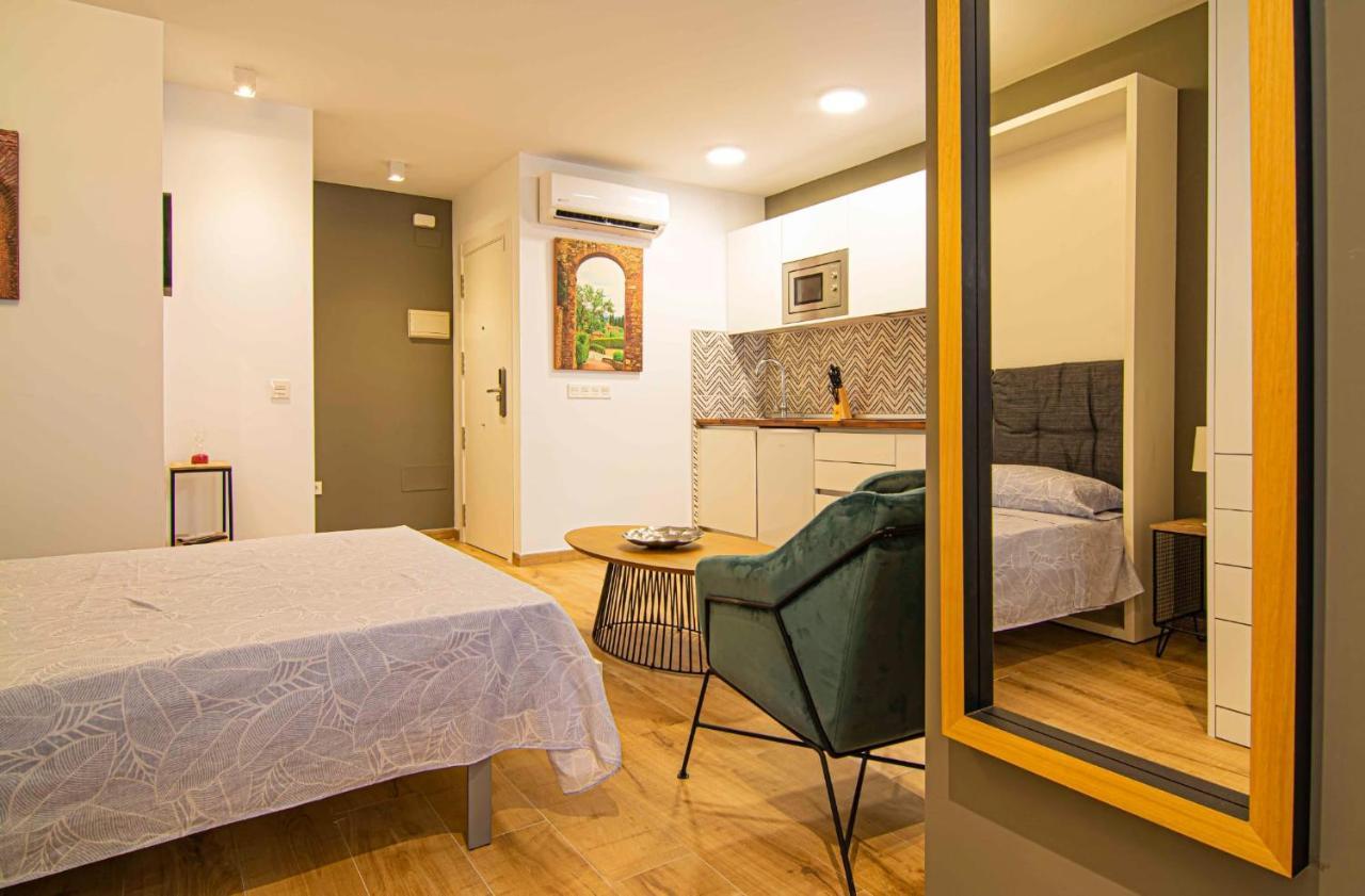 Apartamentos Leonor Malaga Exterior photo