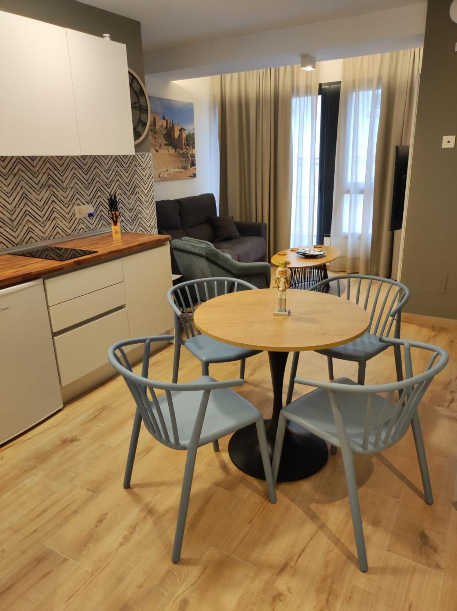 Apartamentos Leonor Malaga Exterior photo